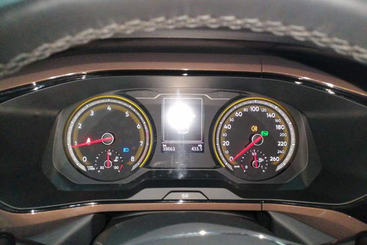 Used Volkswagen Tharu 2020 280TSI Two-Wheel Drive Luxury Plus Version China VI Standard
