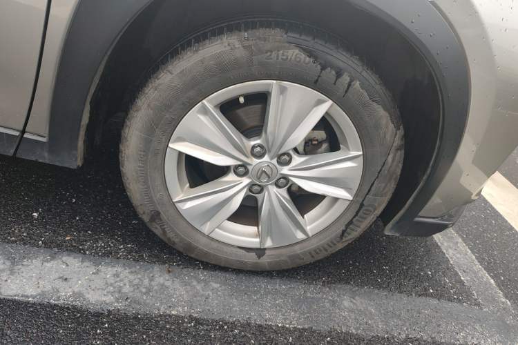 Used Lexus UX 2020 260h Explore & Adventure Edition Right Front Wheel Hub