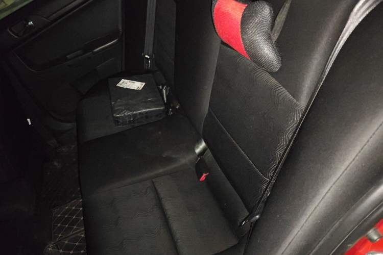 Used Mitsubishi Lancer EX 2012 Xinyuan Edition 2.0L Manual Comfort Model Left Rear Seat