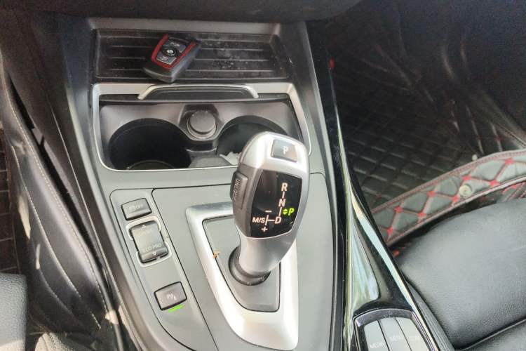 Used BMW 2 Series 2019 225i Sport Design Package Gear Lever