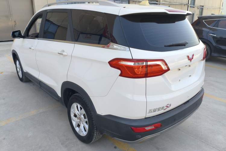 Used Wuling Hongguang S3 2018 1.5L Manual Luxury Model China V Standard Rear Left 45 Deg