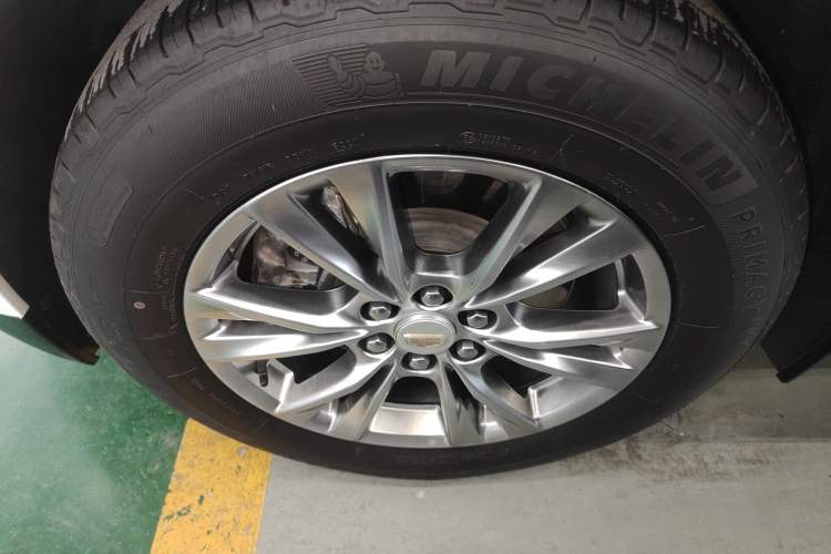 Used Cadillac XT5 2021 28T Luxury Model