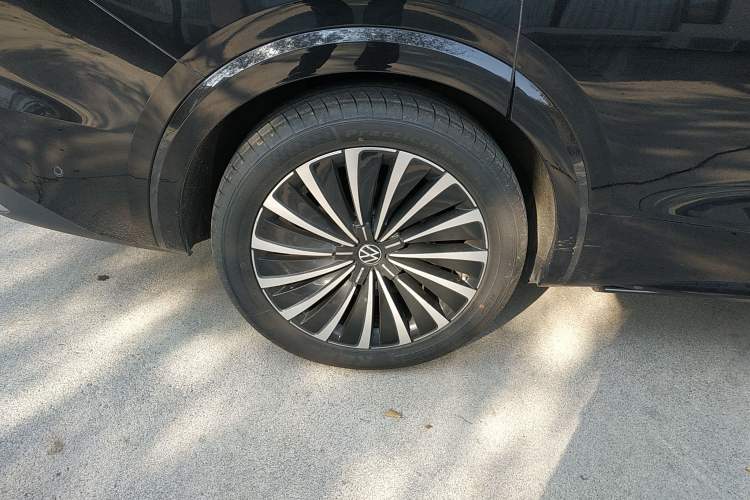 Used Volkswagen Viloran 2023 380TSI Prestige Edition
