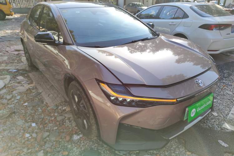 Used Toyota bZ3 2023 616 km Long-Range Premium