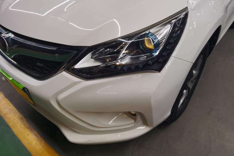 Used BYD Song 2017 Gaishe Upgrade Edition 1.5TID Automatic Comfort Model Left Front Headlight