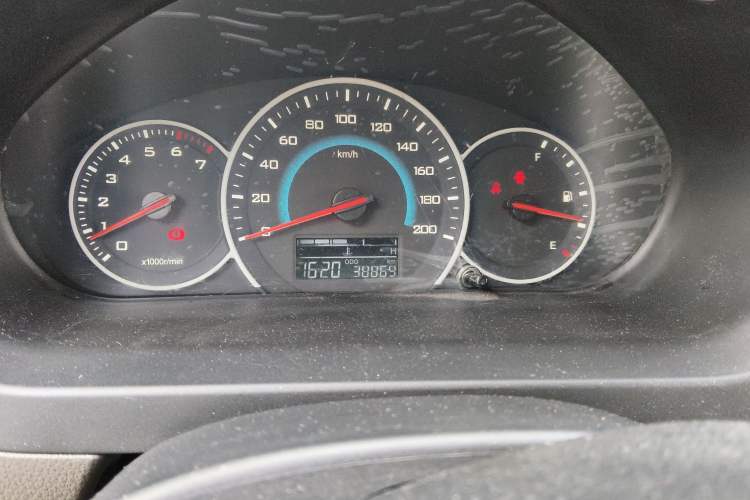 Used Wuling Rongguang V 2016 1.5L Standard Version Odometer Close Up