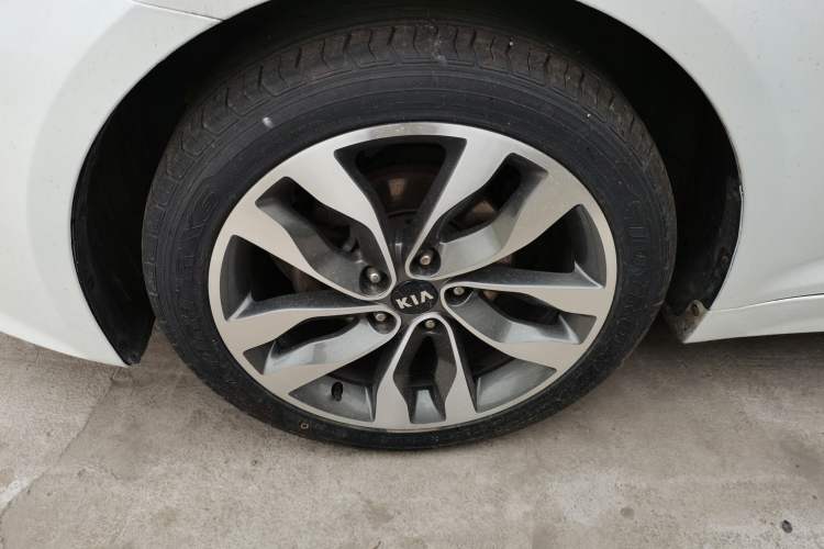 Used Kia K5 2015 2.0L Automatic LUX
