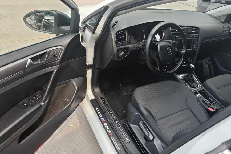 Used Volkswagen Golf 2017 230TSI Automatic Comfort Edition – Celebrating Milestone of One Million Units