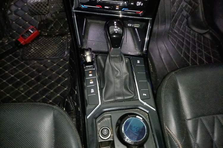 Used Volkswagen Passat 2020 330TSI Luxury Edition China VI Gear Lever