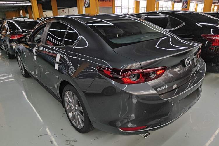 Used Mazda 3 Axela 2021 2.0L Automatic ZhiXuan Edition Exterior 2