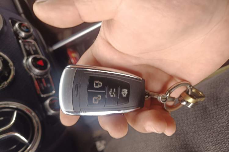 Used BAIC Off-Road BJ40 2018 PLUS 2.0D Manual Four-Wheel Drive Prestige Model China V Emission Standard Vehicle Key