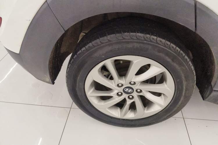 Used Hyundai Tucson 2015 1.6T Dual-Clutch Two-Wheel-Drive Smart Model
