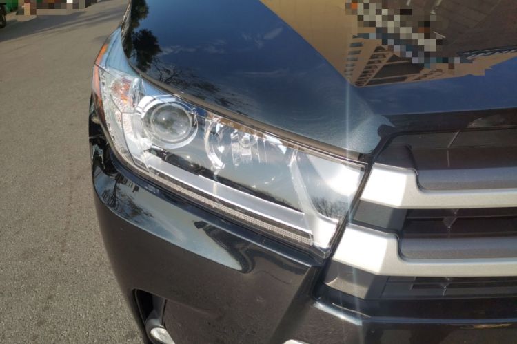 Used Toyota Highlander 2018 2.0T Four-Wheel Drive Luxury Edition 7 Seats China V Emission Standard
