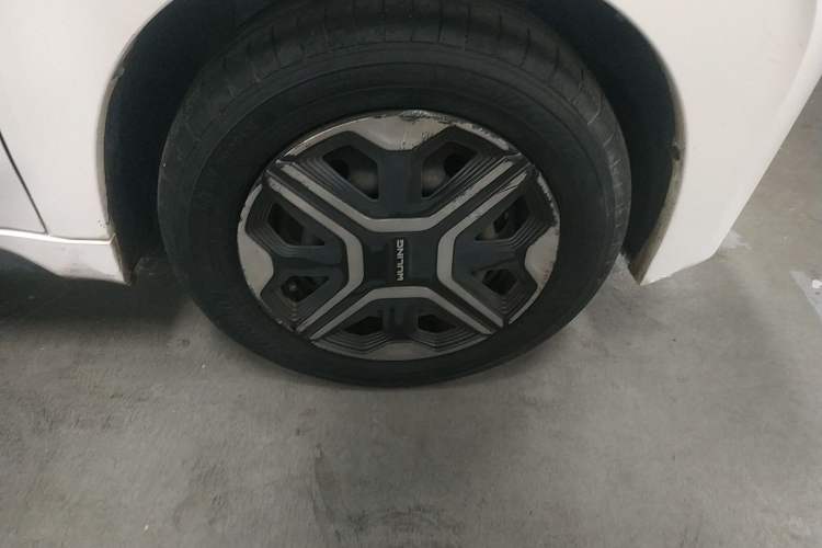 Used Wuling NAMMIEV 2021 - Play Edition Right Front Wheel Hub