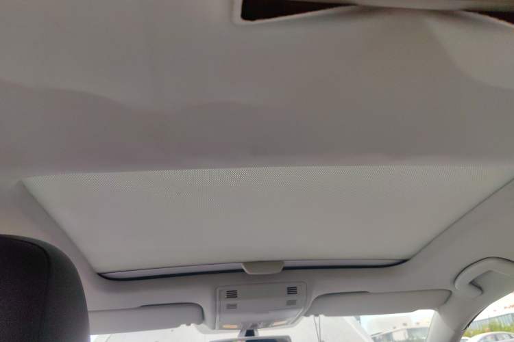 Used Volkswagen Golf 2014 1.4TSI Automatic Luxury Model Headliner