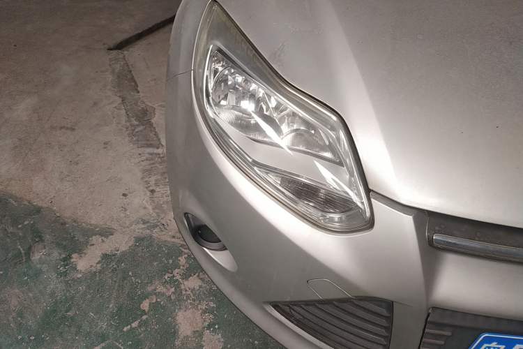 Used Ford Focus 2012 Sedan 1.6L Automatic Comfort Model Right Front Headlight