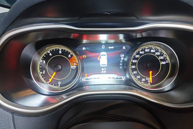 Used Jeep Cherokee 2017 2.0L Superior Edition
