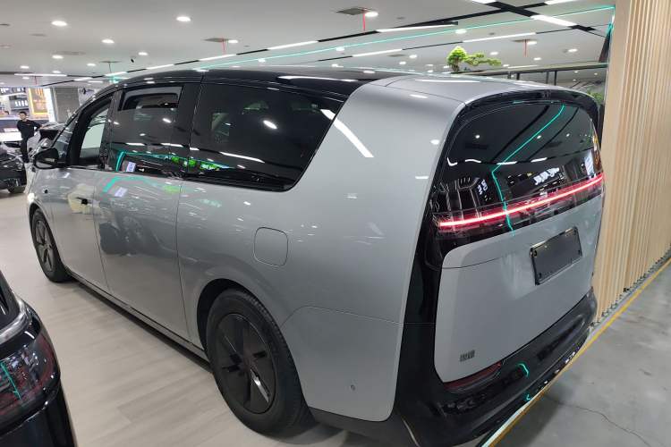 Used Li Auto MEGA 2024 Ultra Model