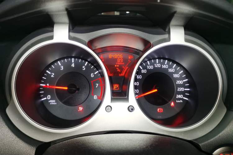 Used Infiniti ESQ 2014 1.6L Spontaneous Edition