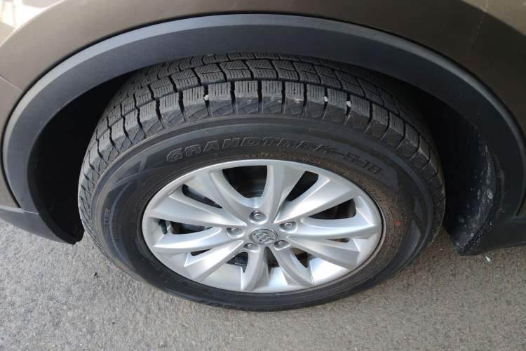 Used Buick Envision 2017 28T Four-Wheel Drive Elite Model Left Front Wheel Hub