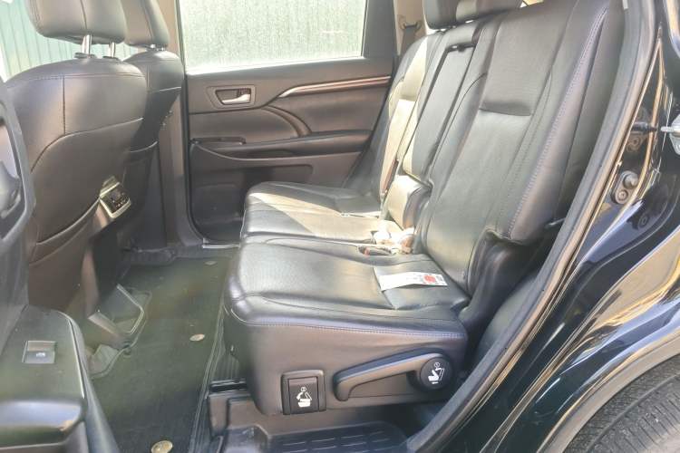 Used Toyota Highlander 2017 2.0T Four-Wheel Drive Ultimate Edition 7 Seats Left Rear Seat