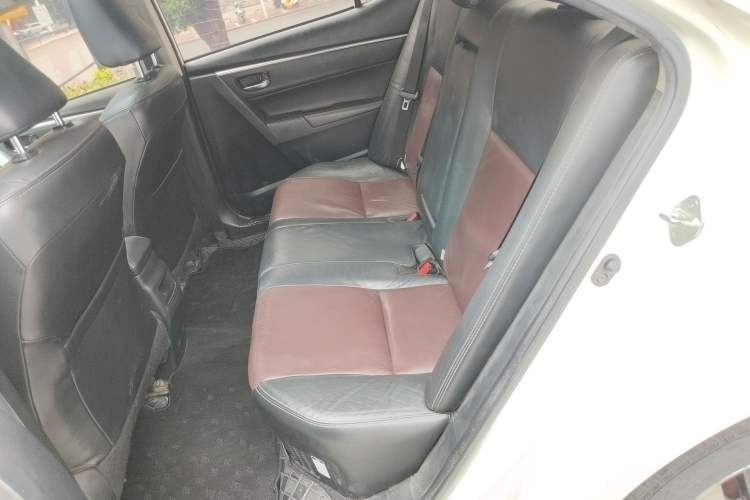 Used Toyota Corolla 2018 Dual-Engine 1.8L E-CVT Smart Edition
