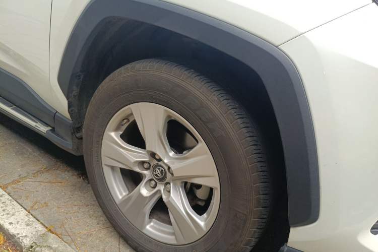 Used Toyota RAV4 2020 2.0L CVT Two-Wheel Drive Urban Edition Exterior 4