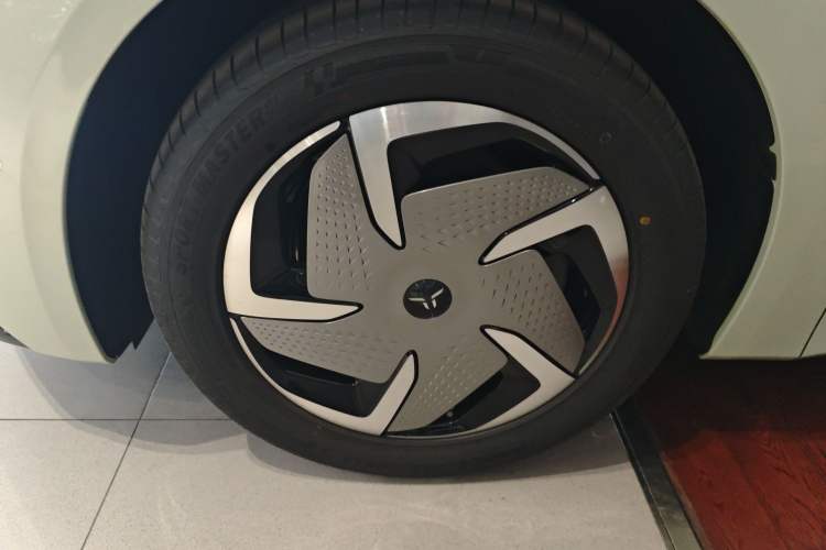 Used Hongqi EH7 2025 690 Smart Selection Edition
