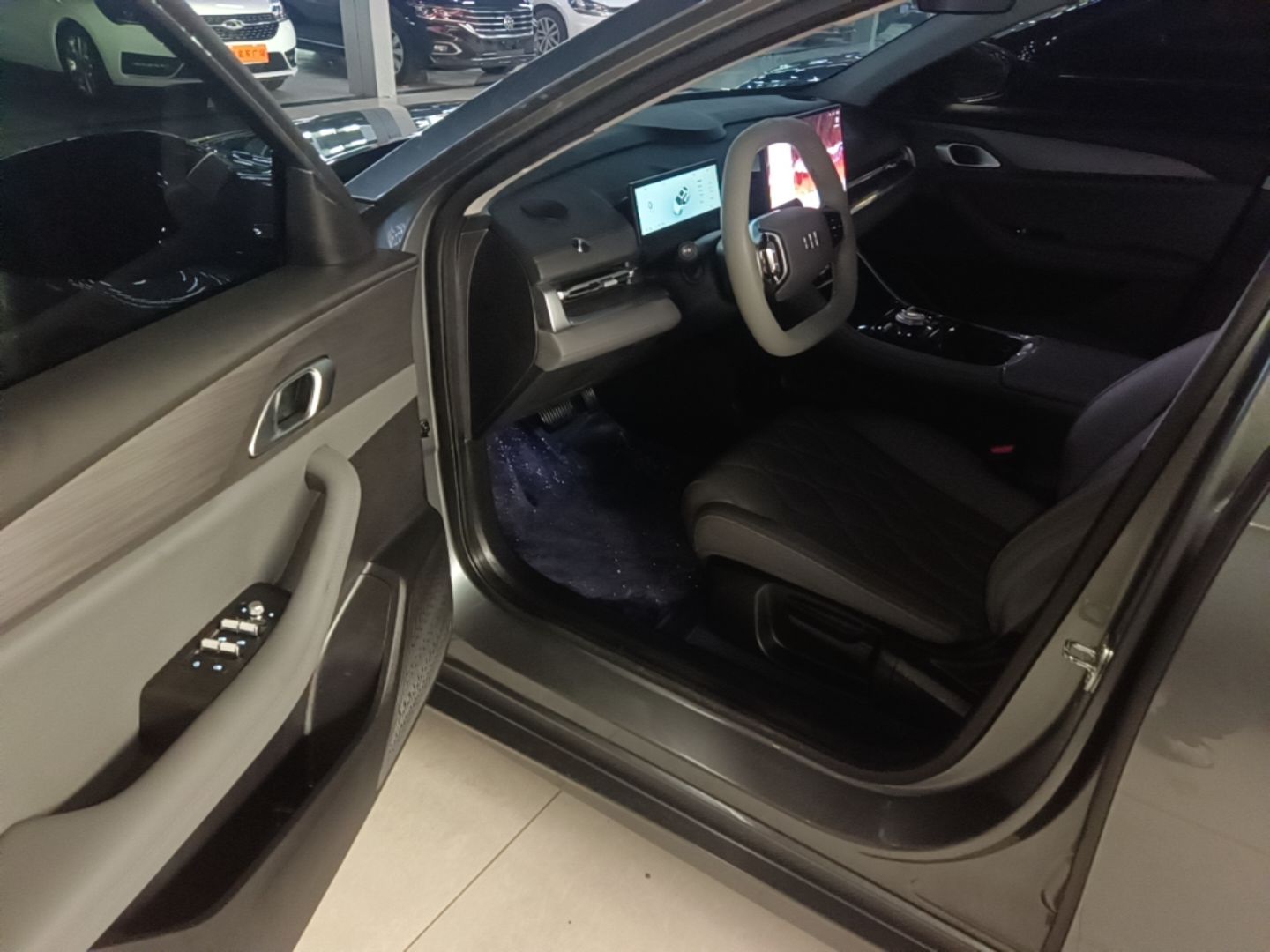 Geely Galaxy A7 2025 Model EM-i 70km Luxury Edition — снимка 18