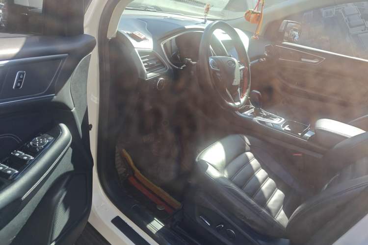 Used Ford Edge 2016 EcoBoost 245 Four-Wheel Drive Titanium Edition 7-Seater Driver Seat