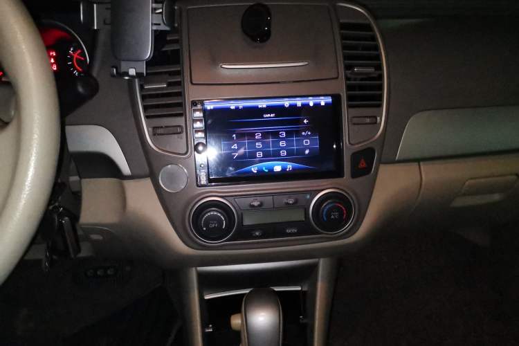 Used Nissan Sylphy 2012 Classic 1.6XE Automatic Comfort Edition Audio And AC Panel