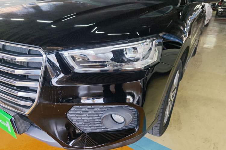 Used Haval H6 Coupe 2017 Red-Label 2.0T Automatic Two-Wheel Drive Urban Model
