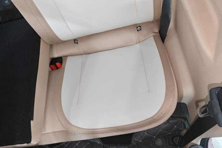 Used Geely Galaxy Panda 2023 Panda Mini 200km Endurance Bear
