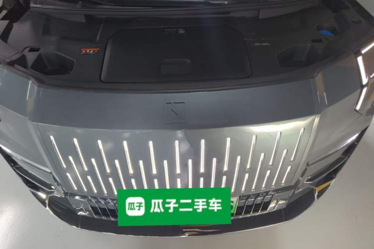 Used Zeekr 009 2024 7-Seater Aisle Version 108 kWh Engine Bay