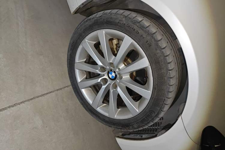 Used BMW 5 Series 2014 528Li Leading Model
