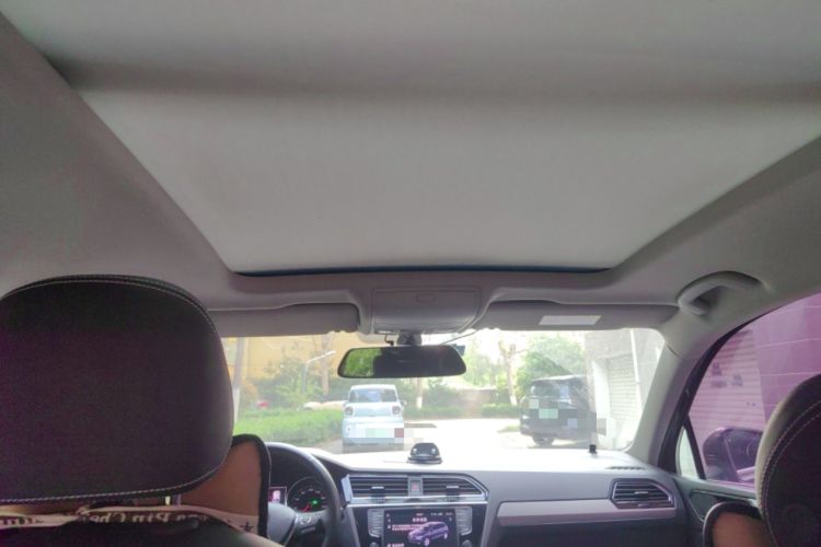 Used Volkswagen Tiguan L 2017 380TSI Automatic All-Wheel-Drive Luxury Edition Headliner