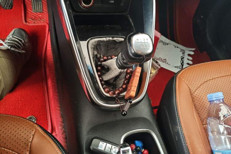 Used Baojun 510 2017 1.5L Manual Luxury Model Gear Lever