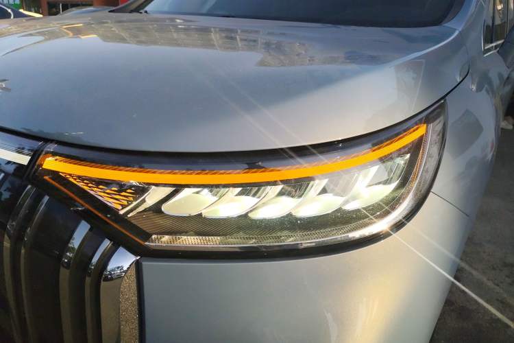 Used VOYAH Dream 2022 0-Emission Edition Dream+ Smart Range Package – 605 km