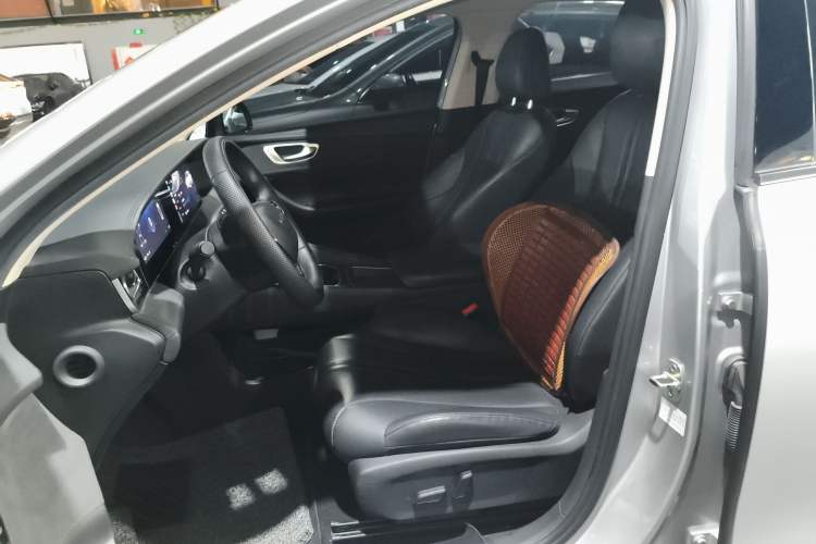 Used Roewe D7 2025 EV 510km Rear-Drive Navigation Edition Left Front Seat