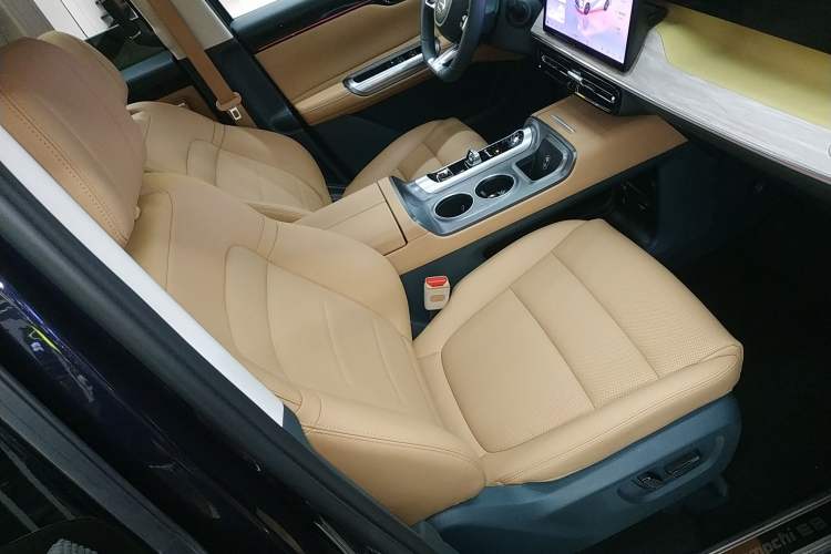 Used GAC Trumpchi E8 New Energy 2024 150km MAX Right Front Seat