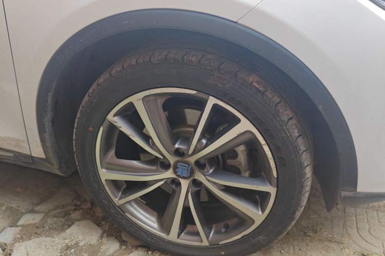 Used BYD Tang New Energy 2020 DM 2.0T Dual-Engine All-Wheel Drive Prestige 7-Seater China VI Standard Right Front Wheel Hub