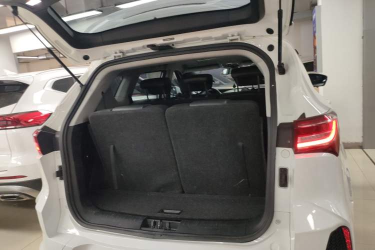 Used JETOUR X70 2020 1.5T DCT YueXing Edition 7-Seater Trunk