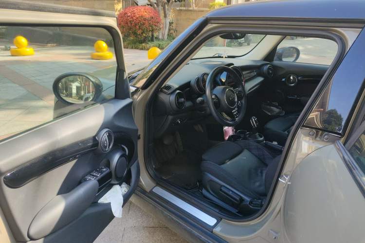 Used MINI 2018 1.5T COOPER Classic Edition Five-Door Version