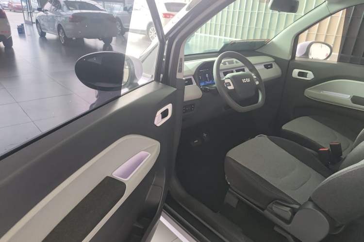 Used Chery QQ Ice Cream 2022 170km Sundae Phosphate Lithium-Ion Driver Seat