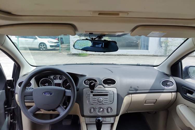 Used Ford Focus 2011 Hatchback 1.8L Automatic Fashion Edition
