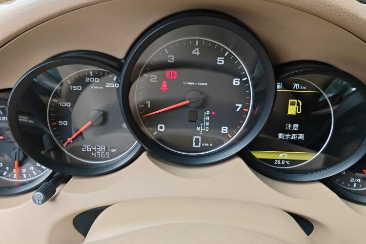 Used Porsche Cayenne 2014 Cayenne Platinum Edition 3.0T
