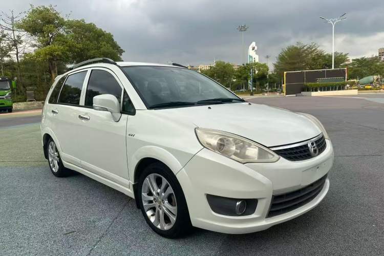 Used Suzuki Liana A6 2014 Hatchback 1.5L Automatic Ideal Model Front Right 45 Deg