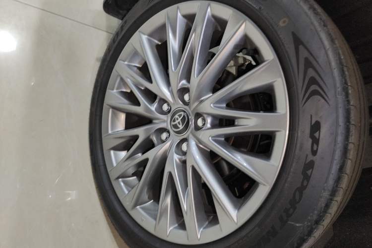 Used Toyota Avalon 2024 Dual-Motor 2.0L Luxury Edition