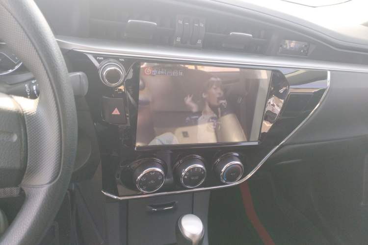 Used Toyota Corolla 2017 1.6L CVT GL Audio And AC Panel