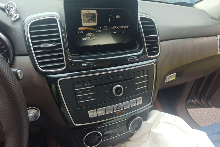 Used Mercedes-Benz GLE 2016 GLE 400 4MATIC Audio And AC Panel